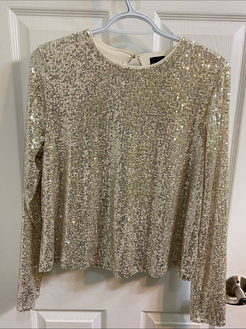 Rock & Shine Reitmans Cream Sequinned Blouse Keyhole Back Women’s Medium NYE